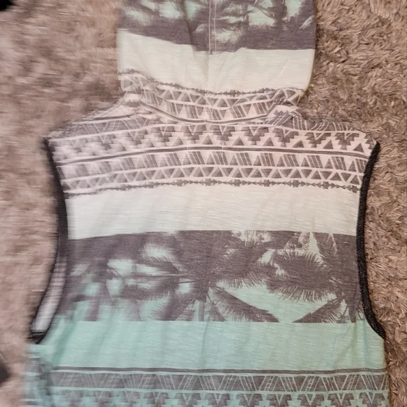 NWT Univibe Men's Sleeveless Hoodie Shirt  90's look - Picture 9 of 9